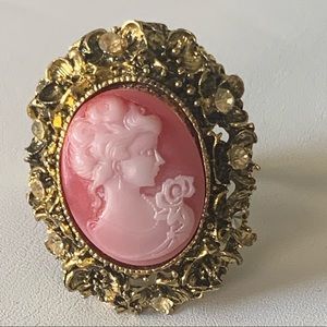Cameo ring pinkish orange and gold